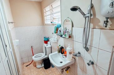 Residensi Bistaria, Ukay Bistari