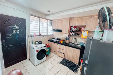 Residensi Bistaria, Ukay Bistari