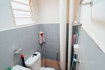 Residensi Bistaria, Ukay Bistari