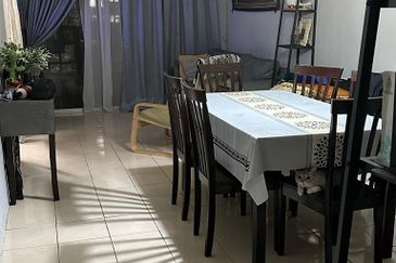 Residensi Bistaria, Ukay Bistari