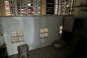 Residensi Bistaria, Ukay Bistari