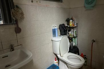 Residensi Bistaria, Ukay Bistari