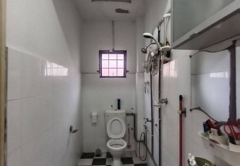 End Lot Double Storey Terrace House Saujana Damansara, Damansara Damai