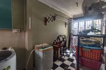 End Lot Double Storey Terrace House Saujana Damansara, Damansara Damai