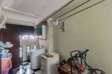 End Lot Double Storey Terrace House Saujana Damansara, Damansara Damai