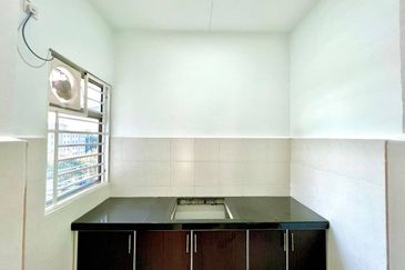 Apartment Teratai, Taman Sutera