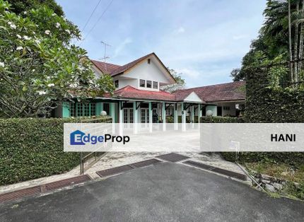 Huge Land 15,000 sqft! Double Storey Bungalow Seksyen 3 Bangi – Prime Location & Spacious, Selangor, Bangi