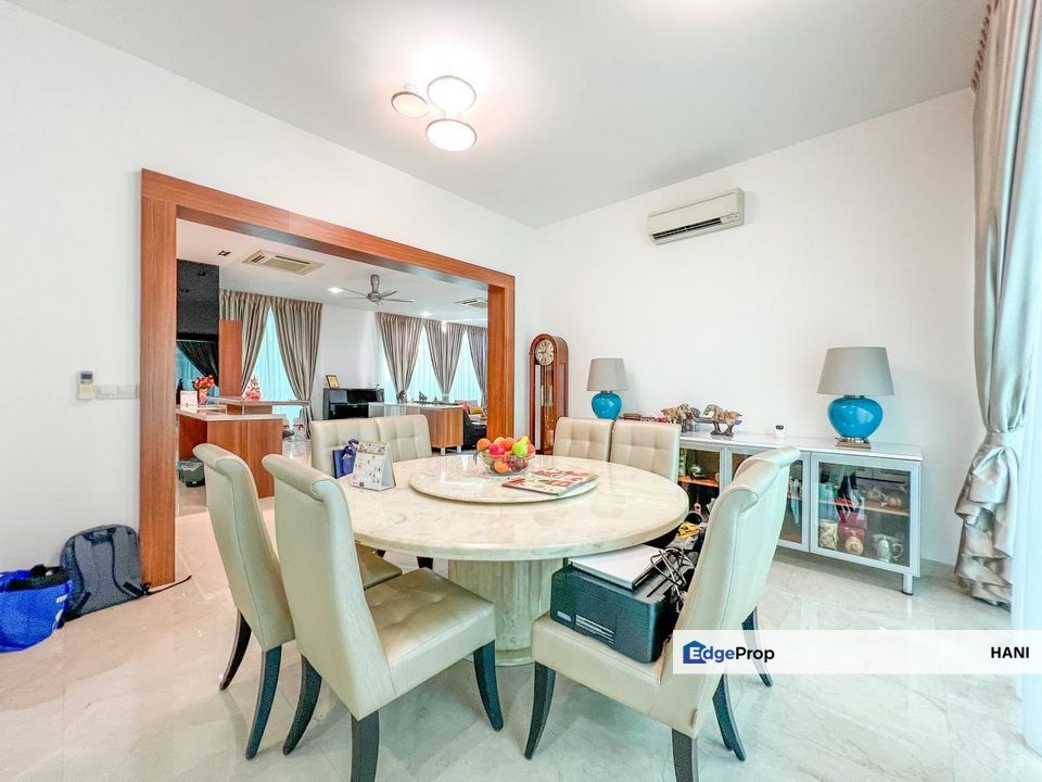 Luxury 3-Storey Bungalow with Lift & Rooftop Jacuzzi @ Aspen Garden, Cyberjaya, Selangor, Cyberjaya