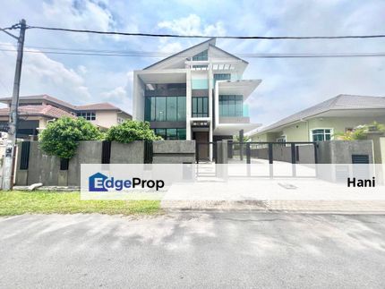 2.5 Storey Bungalow Taman Universiti Bangi Selangor, Selangor, Kajang