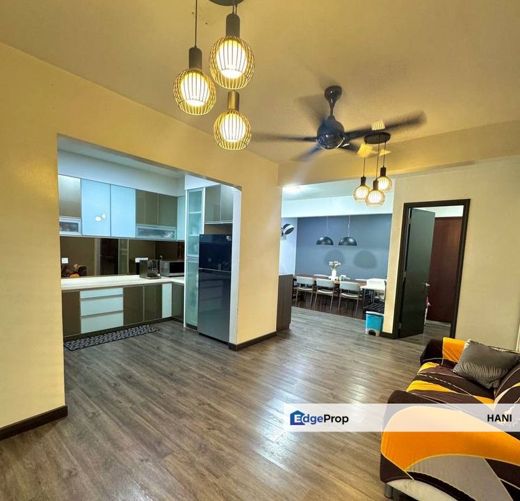 Renovated 2.5 Storey Superlink @ Bukit Mandarina – 3,898 sqft | Fully Furnished, Kuala Lumpur, Cheras