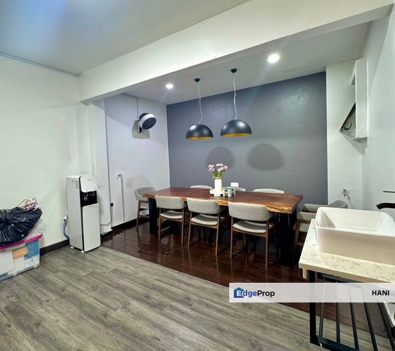 Renovated 2.5 Storey Superlink @ Bukit Mandarina – 3,898 sqft | Fully Furnished, Kuala Lumpur, Cheras