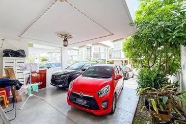 Parkfield Residences, Tropicana Heights
