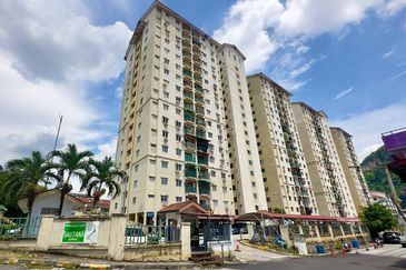 Pangsapuri Saujana, Gombak