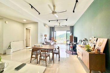 16 Quartz Melawati Condominium