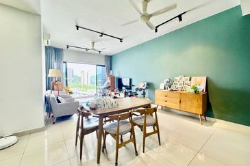16 Quartz Melawati Condominium