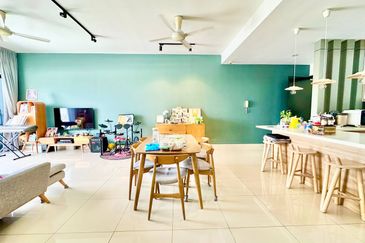 16 Quartz Melawati Condominium