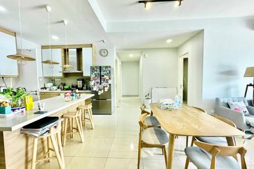 16 Quartz Melawati Condominium