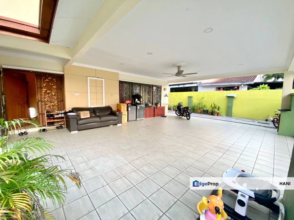 Renovated Semi-D Kajang Impian | Huge Master Bedroom | Freehold Gated & Guarded, Selangor, Kajang