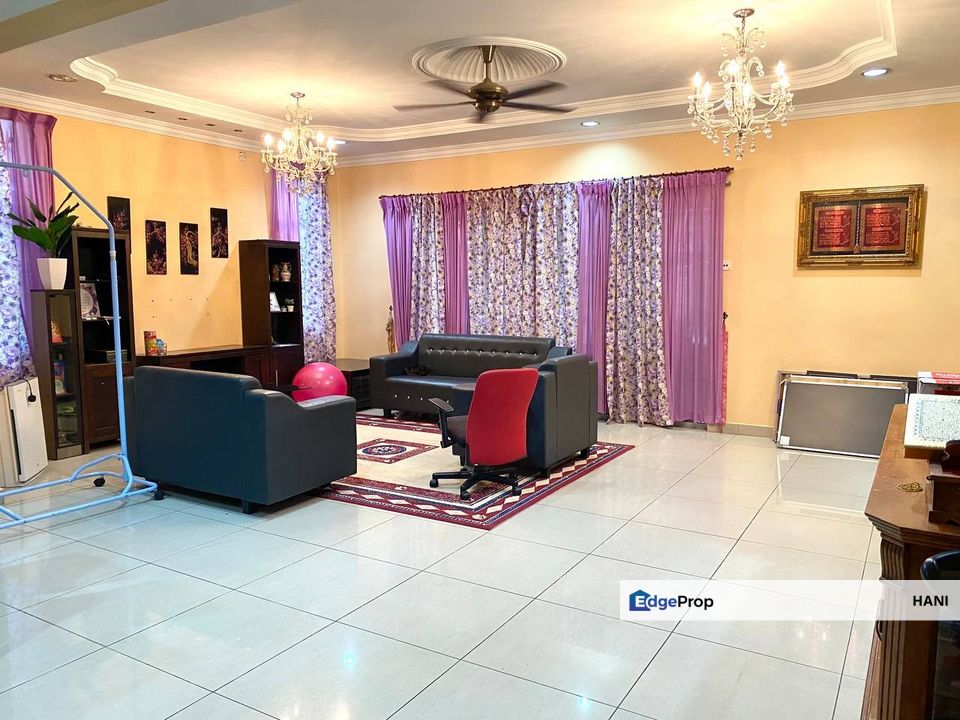 Renovated Semi-D Kajang Impian | Huge Master Bedroom | Freehold Gated & Guarded, Selangor, Kajang