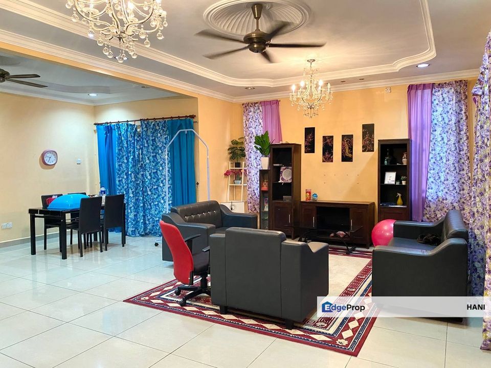 Renovated Semi-D Kajang Impian | Huge Master Bedroom | Freehold Gated & Guarded, Selangor, Kajang