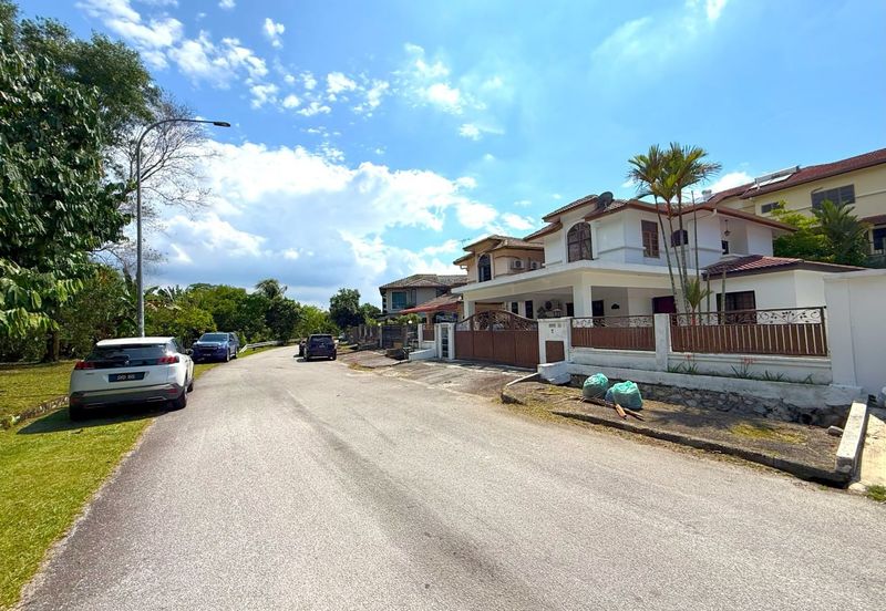 Jalan Suasana, Bandar Tun Hussein Onn