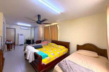 Jalan Suasana, Bandar Tun Hussein Onn