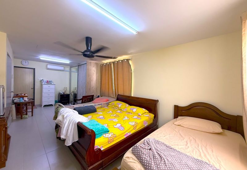 Jalan Suasana, Bandar Tun Hussein Onn