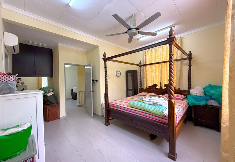 Jalan Suasana, Bandar Tun Hussein Onn