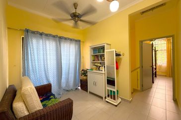 Jalan Suasana, Bandar Tun Hussein Onn