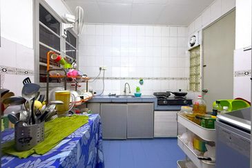 Jalan Suasana, Bandar Tun Hussein Onn