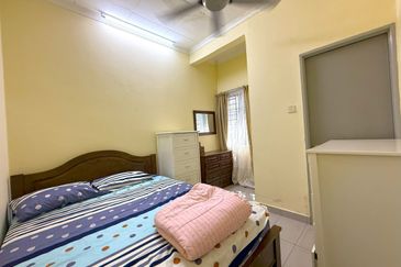 Jalan Suasana, Bandar Tun Hussein Onn