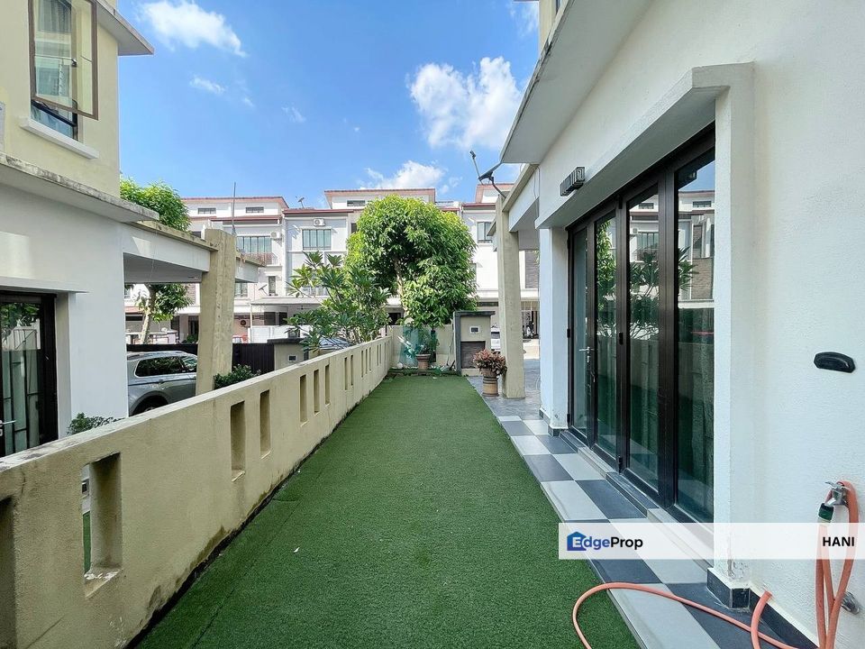 Fully Extended 3-Storey Semi-D • 5+1R5B • Freehold • Taman Tropika 2, Kajang • RM900k, Selangor, Kajang