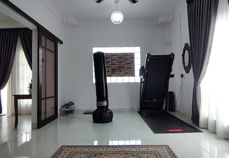 Taman Jenjarom Permai