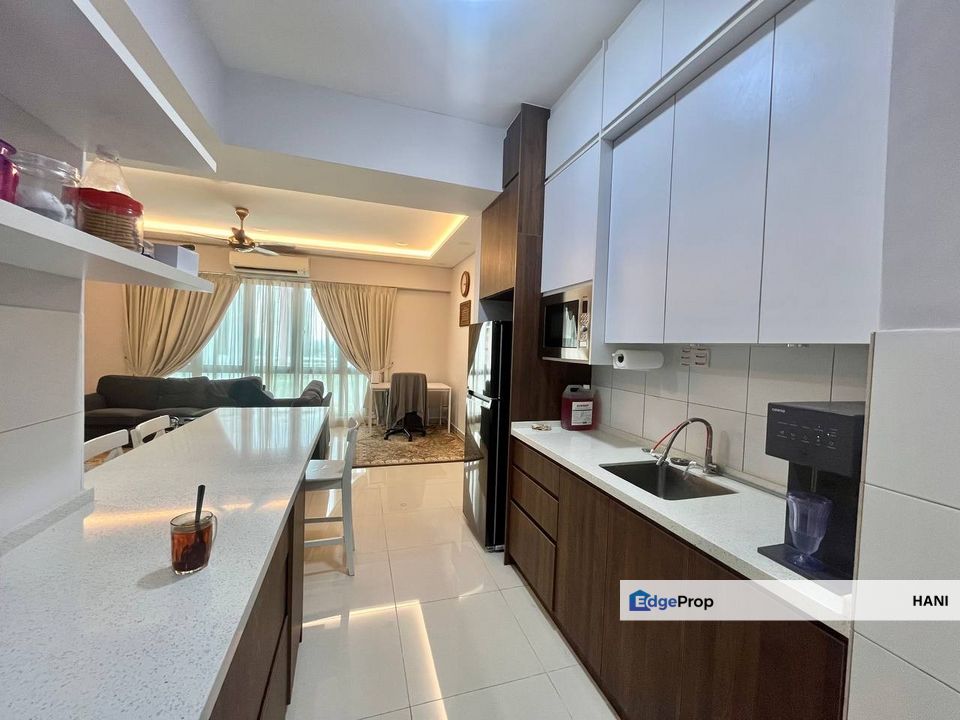 Lake Point Residence, Cyberjaya | Renovated | 2 Car Parks, Selangor, Cyberjaya