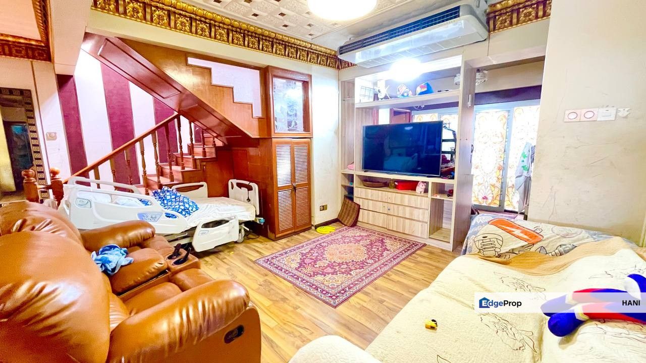 Renovated Freehold Semi-D at SS14 Subang Jaya | 7 Bedrooms | Non-Bumi, Selangor, Subang Jaya