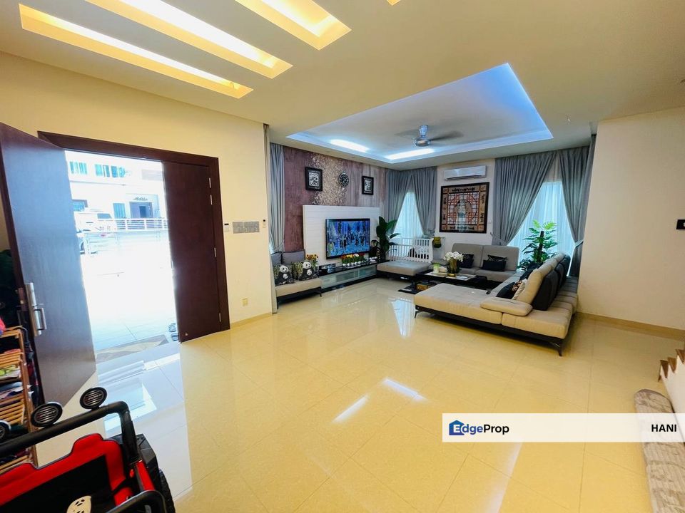 Freehold 3-Storey Semi-D with Private Lift in Beverly Heights, Ampang, Selangor, Ampang