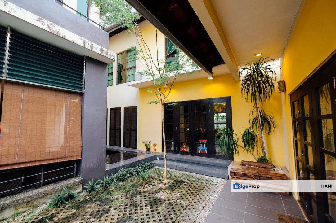 Double Storey Bungalow Seksyen 13 Shah Alam, Selangor, Shah Alam