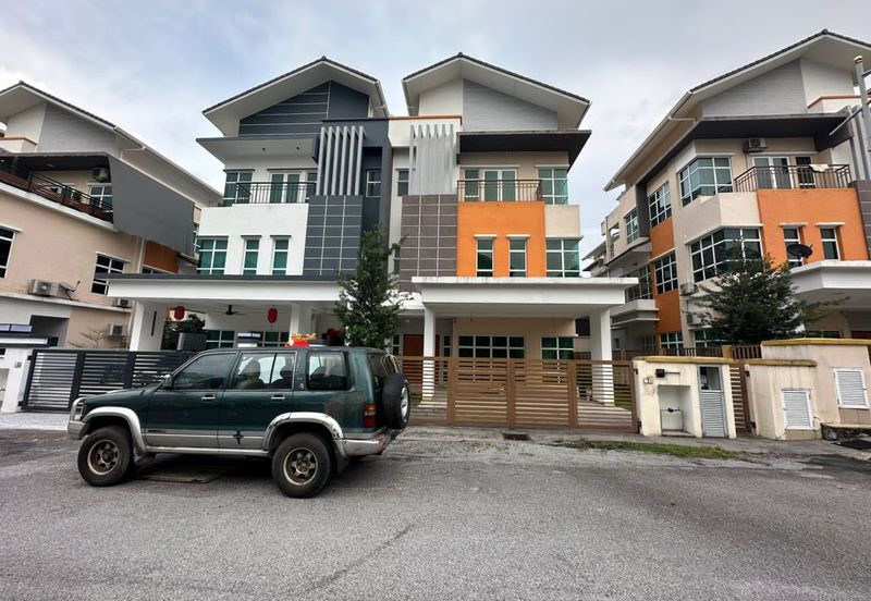 Bandar Tun Hussein Onn