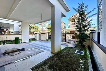 Bandar Tun Hussein Onn