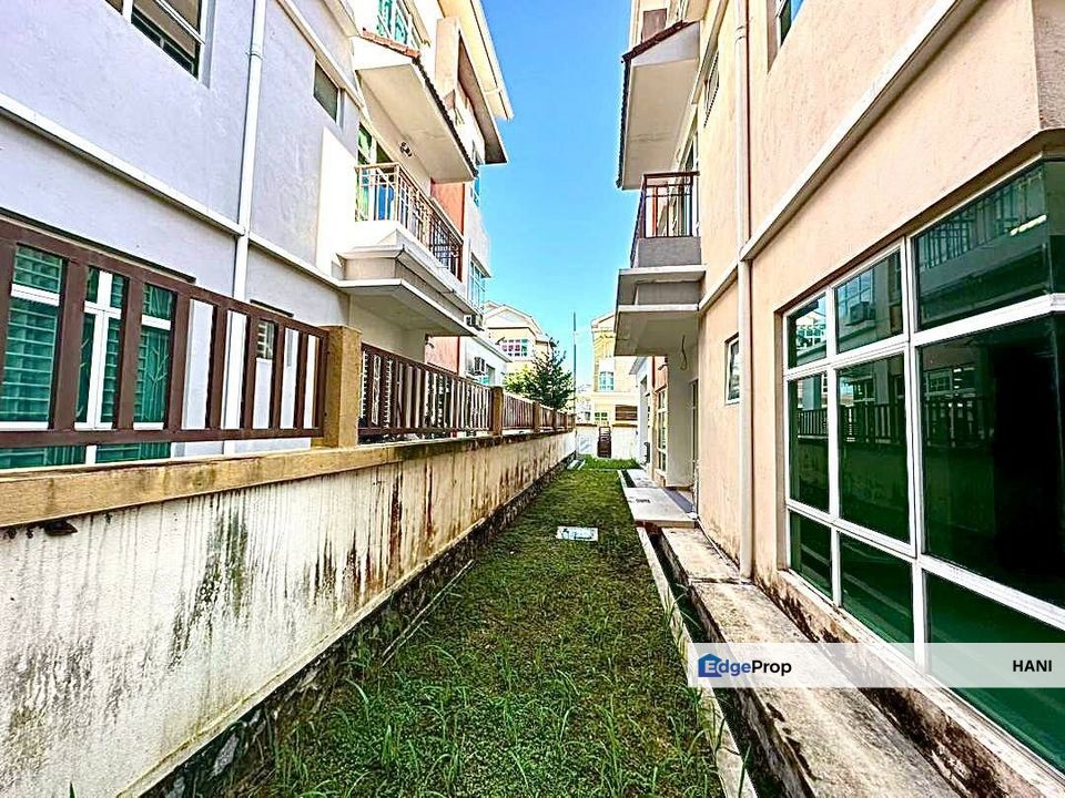 3 Storey Semi D House Bandar Tun Hussein Onn Cheras, Selangor, Batu 9th Cheras