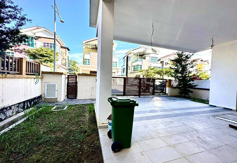 Bandar Tun Hussein Onn