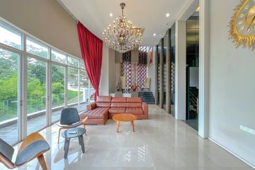 3.5 Storey Bungalow Country Heights Damansara KL