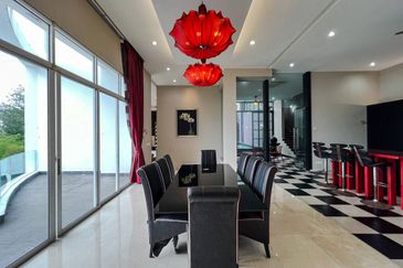 3.5 Storey Bungalow Country Heights Damansara KL