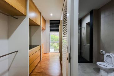 3.5 Storey Bungalow Country Heights Damansara KL