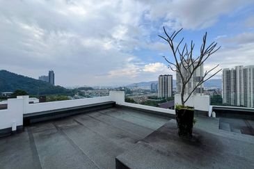 3.5 Storey Bungalow Country Heights Damansara KL