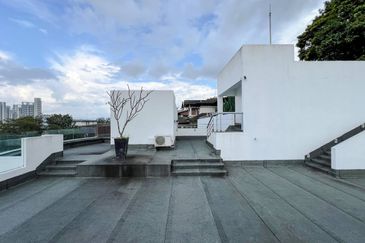 3.5 Storey Bungalow Country Heights Damansara KL