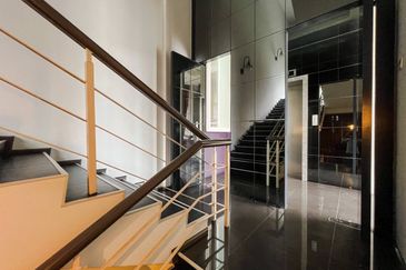 3.5 Storey Bungalow Country Heights Damansara KL