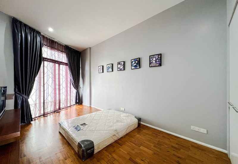 3.5 Storey Bungalow Country Heights Damansara KL