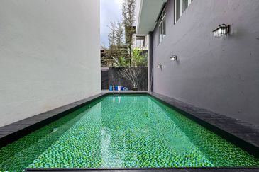 3.5 Storey Bungalow Country Heights Damansara KL