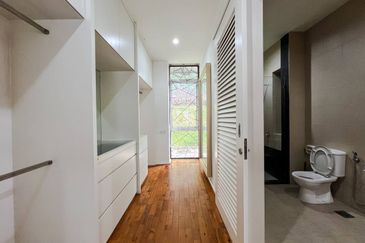 3.5 Storey Bungalow Country Heights Damansara KL